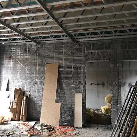 Steel mesh on the wall before tiles. #lsf#lightsteelframe#lightsteelframebuilding#lightsteelconstruction#lightsteeltrusses#lightsteelroof#steelframehouse#steelframedesigning#prefabhouse#prefabhomes#lightsteelstructure#prefabricated#lightgaugesteel#steelstructure#houseplans#containerhouse#tinyhomes##lsf#steelstructure#bungalow#cottage#modernhouse#vocation#steelstructure#bungalow#cottage#modernhouse#vocation#housedesigns#homeideas#beautifulhouse#houseplans#luxuryhousedesign#architecture