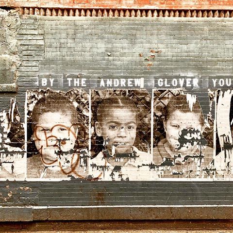 #streetphotography #blackandwhite #streetart #portraits #children #urbandecay #wallsthatspeak #wallsthattalk #nyc