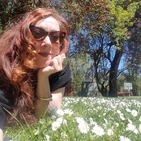 Oregon, you always do me right.  These rest stops tho....am I right? 
#sunnyday #flowerseverywhere #deerladies #driving #roadtripping #alonetime #nature #grounded #sweetfeelings #love #inlove #lifeisgrand #bestlife