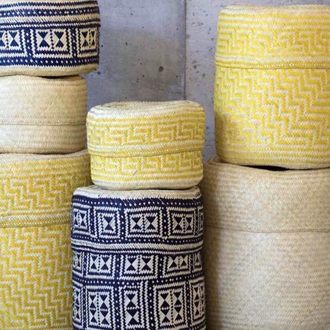 Plants, papers, eggs, ribbons, chocolates... what would you put in your palm basket 🤔? Hand woven by the ladies of Oaxaca. .
#baskets #storage #fairtrade #handmade #crafts #basketry #finditstyleit #shopsofinstagram #interiorstyling #interiordetails #shopsmall #fortheindependents  #yellow #blueandyellow #homedetails #londonshops