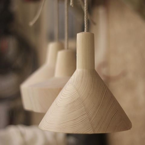 @headandhaft ‘s pine wood pendant lamp prototypes made from the process of ‘Wood Turning’
- -
www.headandhaft.co.uk - -
#process #prototype #lamp #woodworking #letsdesigndaily @letsdesigndaily