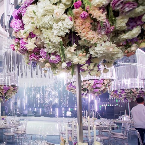 В этих стойках идеальное сочетание гаммы цветов от натурально-белых тюльпанов и сакур до ярко-фиолетовых роз и гортензий.
Все желания невесты были воплощены - это был волшебный день для неё 🙌🏼
.
Комплексный декор и флористика @nebodecor
Организатор @saoceanlove @dan.maneshin
Фото @tarasovasvet
Площадка @mriya_resort
_________________
#перезагрузка_nebodecor #свадьбаванапе #свадьбавсамаре #свадьбавказани #армянскаясвадьба #декорсвадьбывкрыму #грузинскаясвадьба #русскаясвадьба #крымскаясвадьба2018 #свадебныйсезон2019