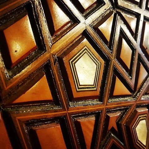 Kılıç Ali Paşa cami kapısı. Estetik geçmişte kalmış sanırım. 
#kılıçalipaşacamii #kilicalipasacamii #kapı #sanat #cami #karakoy #karaköy #tophane #istanbul #doors #door #art #wood #instagood #instacool #instagram
