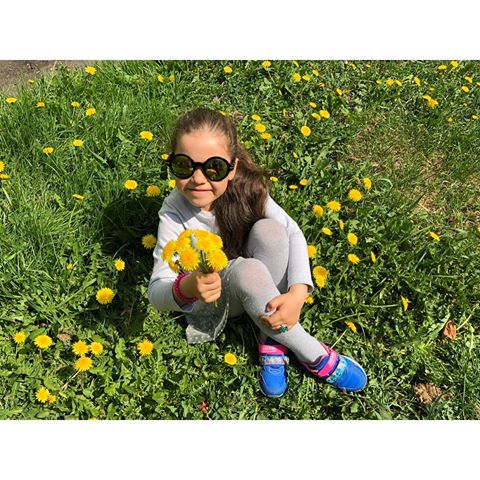 То самое время, когда еще чуть-чуть и каникулы, клубнично-абрикосовое лето, море и целых четыре месяца тепла ☀️ #mykids #kids #love #life #cool #awesome #happy #photo #day #spring #year #russia #улыбка #природа  #красота #россия #счастье #отдых #любимые #дети #любовь #скоролето #летомаленькаяжизнь