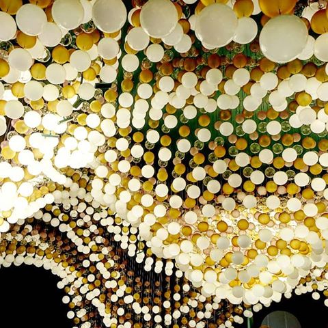@preciosalighting proposed a carousel of bubbles at #salonedelmobile2019
.
#designinspiration #light #lightdesign #romantic #vision #lights #waves #designinterior #euroluce #bubbles #bulb #lightdesigner #amazing #drama