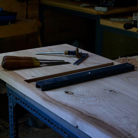 I normally use timber battens to keep a top flat and allow for movement but this console has a large top which needs to float on the legs so these steel battens will also be a part of the leg attachment 💪
.
.
.
.
.
#consoletable #console #handtools #woodwork #wip #workshop #furniture #contemporaryfurniture #bespokefurniture #madetolast #furnituremaker #craftsman #finefurniture #finewoodwork #handmadefurniture #britishcraft #madeinlondon #growninbritain