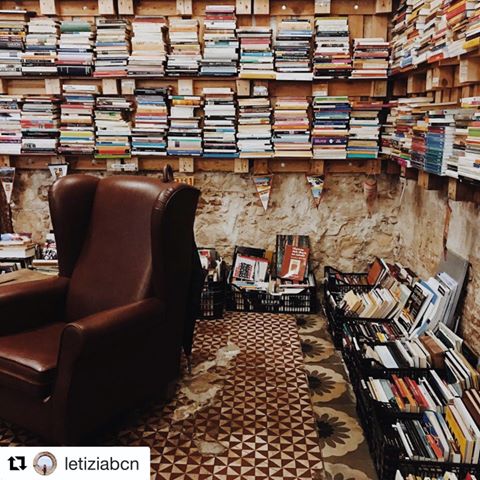 #Repost @letiziabcn
・・・
🍂Un lugar bonito y acogedor en el barrio de Gràcia @tuuulibreria 
Una librería solidaria que funciona con donaciones de libros. Tú decides el valor del libro que te llevas 👍🏼📚
⏰Abierto de 13 a 20h
.
.
#books#library#secondhand#read#gracia#barridegracia#libros#tuuulibreria#librería#librairie#livres#jaimelire#bookstore#igerscatalunya#ILoveBarcelona#booklover#writer#bookstagram#segundamano#barcelona#viladegracia#leermola