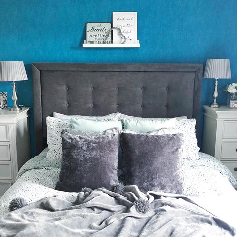 No better place to spend my Sunday morning 🙌🏻 The weekend goes way to quick how is it Monday tomorrow already!? 😭 Three day weekends seriously need to be a thing! 🤷🏼‍♀️🙈 #happysunday #weekendvibes #duvetday #home #bedroom #bedroomstyle #bedroominspo #bedroomdecor #homeinspo #homesweethome #homedecor #homeaccessories #matalan #therange #greyhome #greyinterior #interior123 #interior2you