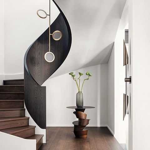 Stairway dreams. Oh this staircase and its landing is so inspiring. Designed by @dylan_farrell_design there is an organic form and beauty yet timeless quality that I adore here. Modern and original elements (this ‘Rachis’ table created by Dylan Farrell and available via @local_design) add that perfection within this interior space. #interiordesigning #interiordecorator #decorationideas #decor#decorating#home#homedecor#homedecoration #homedecorate #homedecorating#homedecoratingideas#interior#interiors#interiordecorate#interiordecoratingideas#design#stairway#stairwaytoheaven#organic#lighting#lights