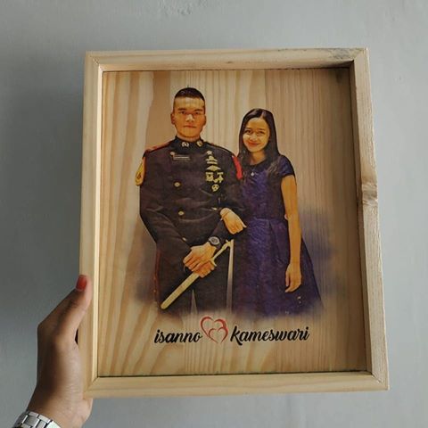 Lamongan Local Bussines 
Digital or C2ustom
Photo on Wood Custom Wooden Poster -
📲WA ADMIN : 089636556183
BRI 
VIA JNT POS JNE
Matrial Jati belanda, tebal artistik
Gambar permanent -
📦 Pengiriman keseluruh Indonesia
-
#hiasandinding #lukiskayu #kadowisuda #kadojam #kadoultah #kadounik
#kadopernikahan #kadoanniversary
#kadoulangtahun #kadonikah #kadopacar #kadowedding #kadoanak #woodart? #kekinian #pajangandinding #pajangankayu #pajanganrumah #pajangancafe #fotokeluarga #fotofamily #fotowisuda #jamdindingcustome #jamdindingkayu #jamfoto #souvenirmurah #gift #souvenirpernikahan
