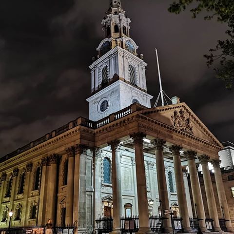 London at night. St Martin in the Fields. 
#nightowl #nighttime #nighttimephotography #nightowl @night.owlz #nightowlz #nightphoto #londonist #londonbylondoners #london_city_photo #londoneye #travellers #travelbloggers #travelblogger #travellinglife #travel #travelling #landscape_lovers #landscapeshot #landscapephotography #landscapes #architectures #architecturaldigest #architecturalphotography #architectural #building
