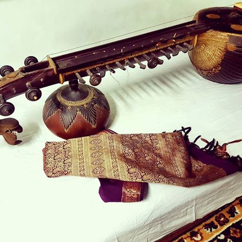 Vichitra vina instrument used in hindustani music🎶this vina is four generation old 😍the carving and the beautiful art on it make me think of the talent of the karigari done centuries back💛so many  programmes are performed with this beauty by generations to generations and so much emotions and memories are involved in this vina 💛happy to share this with my insta family 💛
.
.
.
#antique #instrument #indianhomes #cozyhomes #india#punediaries #mydesiswag #howihome #insta#indianhomestyle #myhomevibes #interiores #decoralleyindia #creativekalakari #designdecortravel #homesweethome #myhometrend #myapartmenttherapy #mydesiswag #thefestivaltale #brasscollector #loveforhomedecor#apartmenttherapy #loveformusic#barodadiaries #mycovetedhome #interior_and_living.