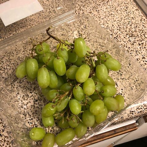 Late night snack #grapes #greengrapes #HEB #fruit #healthy #healthier #snack #cantsleep #yummy #greens