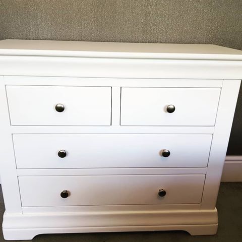 Loving my new chest of drawers from @topfurnitureuk. I was lucky enough to win the Toulouse white painted Chest of Drawers on their Instagram competition. Thank you so much. The service was fantastic too. Great company and stunning, well made furniture.
.
.
.
.
.
.
.
#chestofdrawers #topfurniture #topfurnitureuk #bedroom #furniture #furnituredesign #bedroomfurniture #house #home #homedecor #decor #instahome #instaroom #Toulouse #quality #qualityfurniture #interior #interiordesign