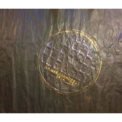 @larrywood.metalwork - 30 years of metal artisanry for architects in NYC
@larrywood.art - abrasive/chemical drawings on metal
@larrywood.sculpture - 3-D works
aFA+ID This work is a metallic wax-on-paper rubbing of a manhole cover made on the street in Philadelphia.
#hospitalitydesign #restaurantdesigner #myinteriorstyle #uniquepieces #interiordesigning #interiordesigntips #luxuryinteriordesign #interiordesignmag #interiordesigninspiration #interiordesignerlondon #interiordesignporn #interiordesignart #interiordesigncommunity #art_portrait #artcurators #studioart #galerie #artdirect #artistmafia #finearts #artstudio #kunst #portraitartist #maisonetobjet