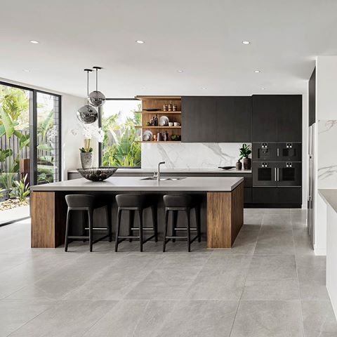 Queensland living at its finest!
The breathtaking Signature Riviera Residence from @metriconhomes is a luxury contemporary home designed specifically for sub-tropical coastal lifestyles. Featuring our Mexicana Grey Tile and Ultraslim Porcelain Panels.
.
.
#nationaltiles #tiles #flooring #lowcostluxury #bestqualityguaranteedunbeatableprices
