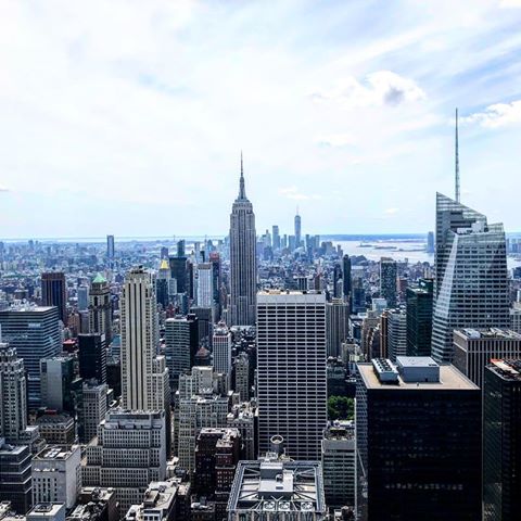 Top Of The Rock 🇺🇸
.
.
.
.
.
.
.
.
#NYC #NewYork #NewYorkCity #NewYork_instagram #Instagood #PhotoOfTheDay #Travellers #Travelgram #Skyline #Buildings #Skyview #Bliss #City_Explore #Instagram #instamood #Downtown #TopOfTheRock #empirestatebuilding #empirestate #USA
