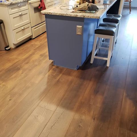 This is a beautiful floor from a week or so ago! These are @pergoflooring Woodcraft boards and they turned out so great! Each board is 7 feet long and 10 inches wide! Before we even had a few rows in the homeowner commented that it looked just like reclaimed barn wood and that's the look she wanted! -
-
-
-
-
#floorsofinstagram #interiorsofinstagram #flooring #installation #custom #work #layout #skillset #tools #laminate #pergogold #pergomax #waterproof #woodlook #finishers #details #trim #thankyou #havefuneveryday