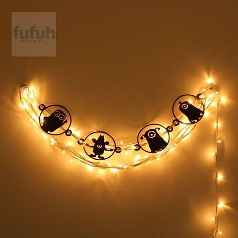 Go bananas!
Fairy lights with minion theme ... made by @just.fufuh 
Follow Us for more creations by passionate Creators #fufuh #fufuhdotin #creatorsRunited⠀
.
.
.
.
.
#dailydecordose #stellarspaces #lookatmeeclecticleigh #thehecticeclectic #eclecticinteriors #colourmyhome #mydesiswag #brightspaceswelove #crashbangcolour #bohoismyjam #homedecorindia #indianinteriors #indiainspired #acornerofmyhome #myhomevibe #howihome #myhomestyle #myhousebeautiful #mycuratedaesthetic #indianblog #decorblogger #minion