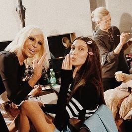 Happy Birthday Dona🖤🖤Thank you for everything. I am endlessly grateful for you in my life 🖤 I love you !! 🖤🖤 @donatella_versace