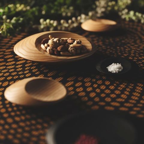 Our GO bowls for @hands_on_design
The inspiration for the bowls in the form of
lentils lies in the traditional Japanese board
game „Go“. GO bowls, design by @designstudio.t, manufactured by @hikimonojo639 for @hands_on_design
#designstudiot #go #handsondesign #bowls #handsondesign_milano #dyeing #craft #design #teadyeing #shizuoka  #woodturning #wood #jeudego #gogame #weiqi #baduk #tableware #productdesign #interiordesign #detail #interiorinspiration #germandesign #hannover #industrialdesign #minimalist #produktdesign #designstudio #designteam #designinspiration #interiorinspiration