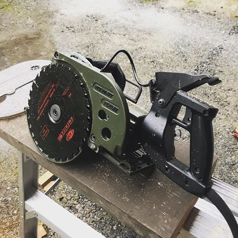 Ever seen one of these before? My new mad max Cuz-D 8”1/4 flush cut saw. The amazing thing about this saw is not only can you cut flush against the blade but you also get a full 3” front cut with the exposed blade. End of the day cleanup will now include counting all 10 fingers. .
.
.
.
.
.
.
#builder #contractor #contractorsofinsta #moderncraftsman #staircasedesign #northshore #dewalt #renovation