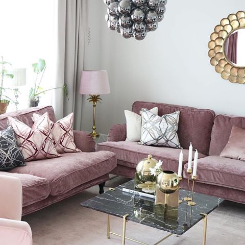 Flowerbomb 🌺
.
.
#interiordesign #homestaging #livingroom #stylinghome #styling