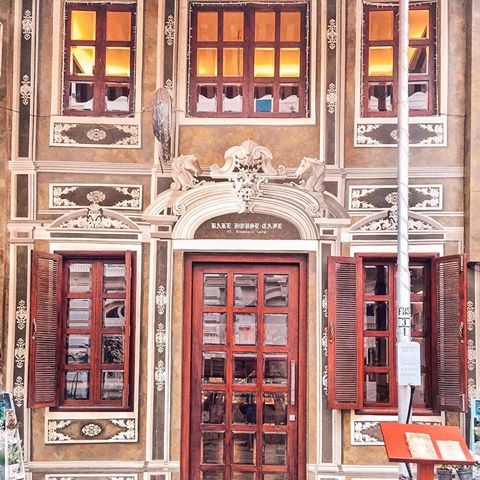 Trust me, this facade of @bakehousecafekalaghoda is absolutely a perfect piece of insane art work! ❤️ Giving such medieval vibes, Kala Ghoda has such gorgeous hidden gems 🌿
.
.
.
#mumbaiblogger #mumbaifoodblogger #archdaily #foodfeed #feedfeed #bestlikz #pursuepretty #cutecafe #theartofslowliving #theverydayproject #thepeopleinhere #pastelaesthetic #creatingart #savvyblogging #pastelpalletes #mumbaidiaries #mumbailife #bloggervibes #prettiest #momentsofchic #femfeed #blogsociety #architecturephotography #thatautheticfeeling #coffeeshopdesign #creatingart #cafeinteriors #foodofmumbai #mumbaifoodie #mumbaifood #momentsofchic