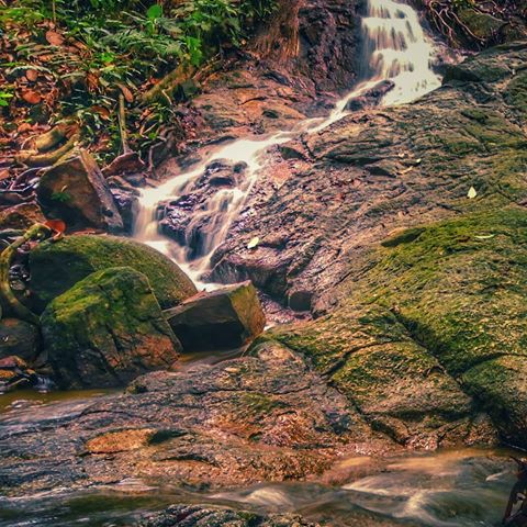 Just enjoy my weekend here.
Random shot waterfall.
#waterfall