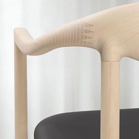 Details are a dealmaker – a closer look at the finger joints in the @brdrkruger Jari chair #joinery #fingerjoint #chairdesign