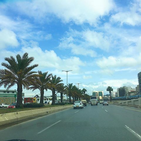 Driving 🏝
#algiers #algeria #road #roadtrip #weekend #goodvibes #home #homefortheweekend #travel #holidays #eastee