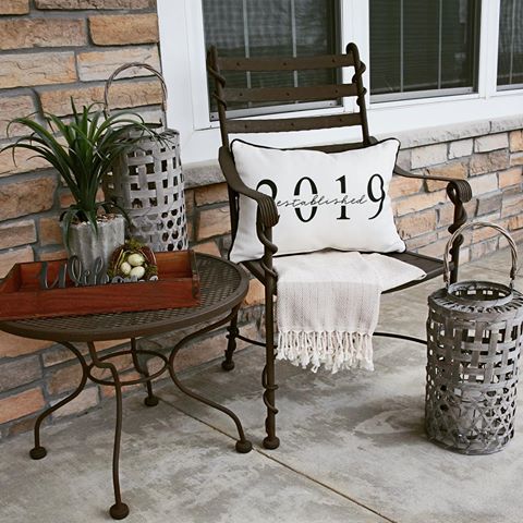 Welcome to Spruced Surroundings! May all who enter as guests leave as friends 🍃 The principle on which we base our customer service. 🍃 This look is natural & peaceful, whether indoors or out it’s a beautiful addition to your home. 🍃 Visit our Online Boutique today for unique & special decor (Link In Bio)
#welcomehome 
#welcome 
#friends 
#makeitgreat 
#interiorlovers
#makeitbeautiful
#homeinspiration
#interiorlove
#coastalhome
#lakehousedecor
#interior123
#interiordesire
#interiordetails
#interiorforinspo
#interiorstylist
#houseenvy
#homedecorideas
#myhomevibe
#eclecticdecor
#currentdesignsituation
#howwedwell
#myhousebeautiful
#housegoals
#instahomedecor
#instadecor
#makehomeyours
#love
#bestoftheday
#sprucedsurroundings