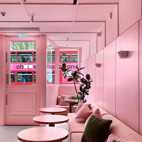 Fresh pink spaces @humble.pizza 💗
.
Stumbled across this new pink opening within an hour of opening! Loving the vegan, gluten, dairy free pizzas and the carb free options - taking all the guilt out of pizza! Loved discovering this fresh gem with @ananewyork @carleyscamera 💕💘💓
--
.
.
#timeoutlondon #prettycitylondon #prettylittlelondon #visitlondon #beautifulmatters #traveldeeper #wheretofindme #travelerinlondon #thisislondon #secretlondon #iamatraveler #travelandleisure #TLPicks #passionpassport #londonforyou #seemycity #goopgo #travellingthroughtheworld #suitcasetravels #culturetrip #acolorstory #designsponge #elledecor #fromwhereistand #abmtravelbug #dspink #pinkinmyfeed #londonarchitecture #beautifulinteriors #londoncoffee