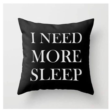 💤💤💤 if we could sleep all day we would 🤷‍♀️🤷‍♂️ .... how about you? 🔗in bio.
.
.
.
.
.
.
.
.
#new #homedecor #hgtv #pillowcover #pillowcase #throwpillows #funny #shopping