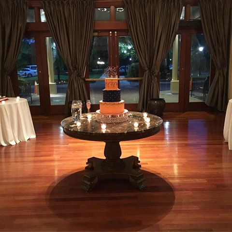 The other #centerofattention the #weddingcake🍰👰🏽🤵🏽💕💖💗💞
Night at Audubon Zoo is so romantic😍🥰 #eatcake 
#romantic #scenery #weddingbackdrop #loveit Snapping #pics @auduboninstitute surrounded by #trees, #flowers and animals talking!  #outdoorceremony at the #audubon #tearoom was #breathtaking #lovewasintheair 💞💕💖💗
🤵🏽👰🏽💍👑⚜️
@shedrick.walker.7 and Amy Walkers Wedding April, 25,2019 at the #audubontearoom 
#wedding  #beautifulflowers #nolamua  #photography  #reception #diningroom #weddingreception #love #nolalove #nola  #neworleansevents